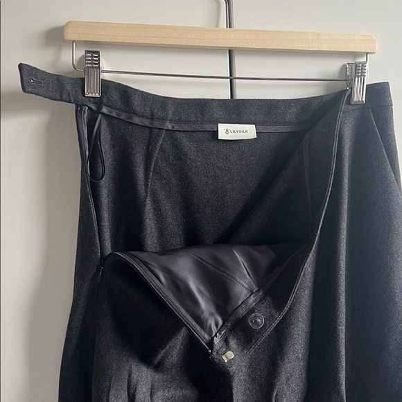 Silk/Wool Charcoal Midi Skirt, Size M - Picture 8 of 11